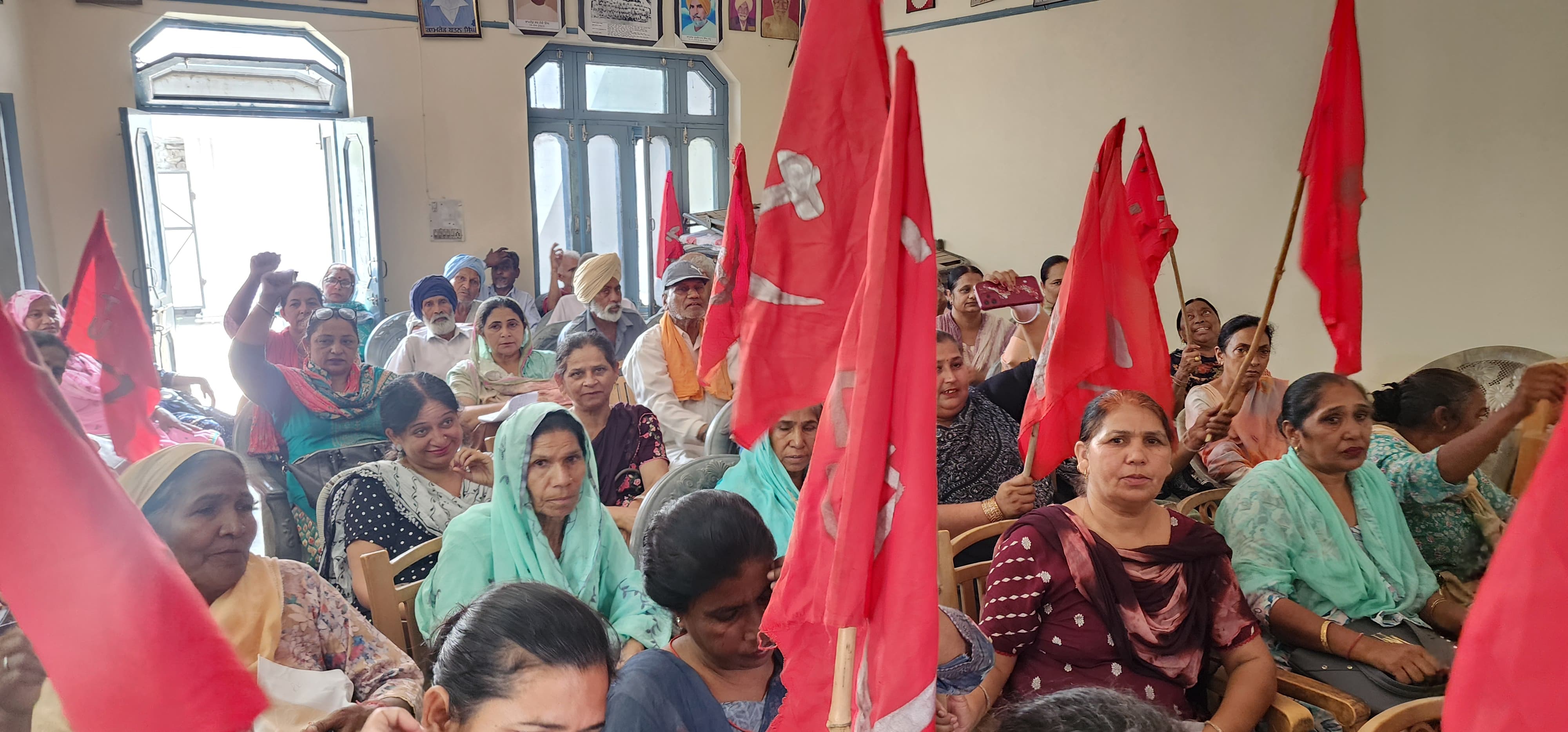 On the call of CITU, workers, employees and workers took out a protest rally, general strike announced on 9th July. 